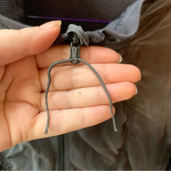 Lululemon Reversible Jacket  8 - Picture 6 of 9